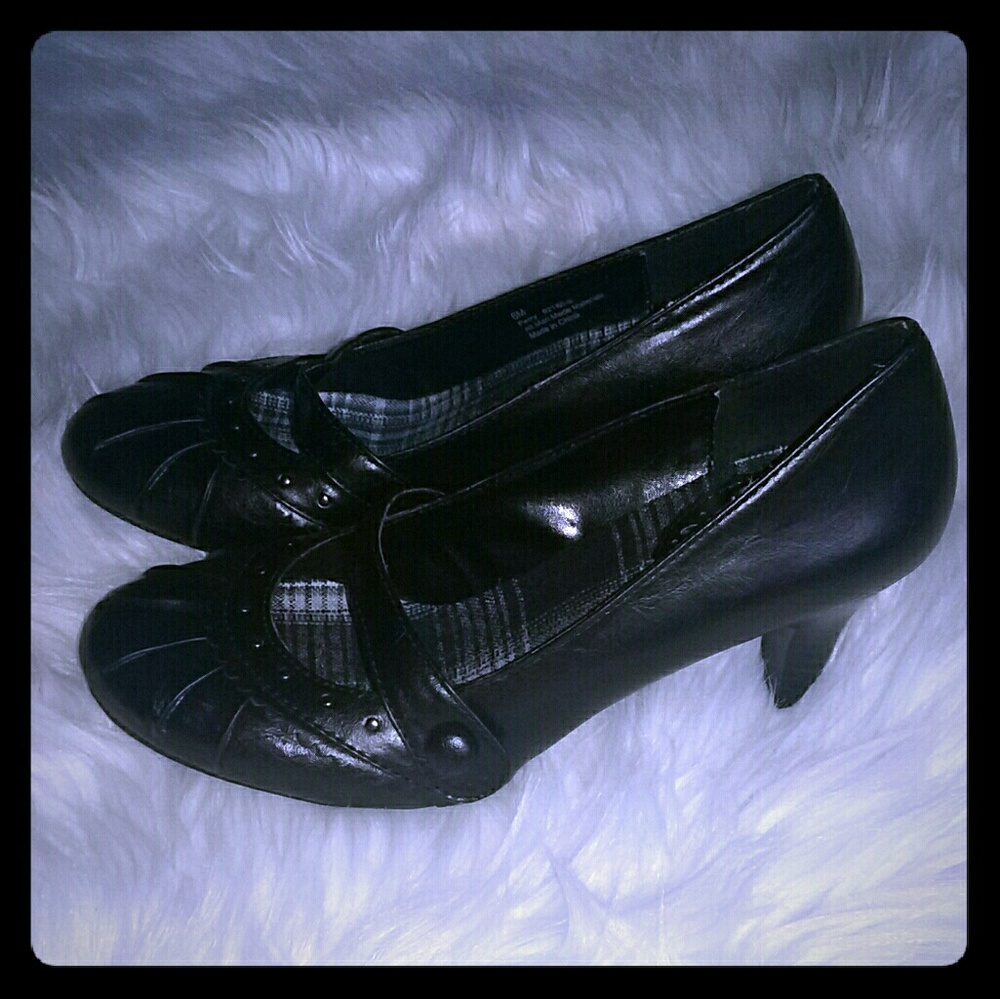 Hot Kiss Casual Heels